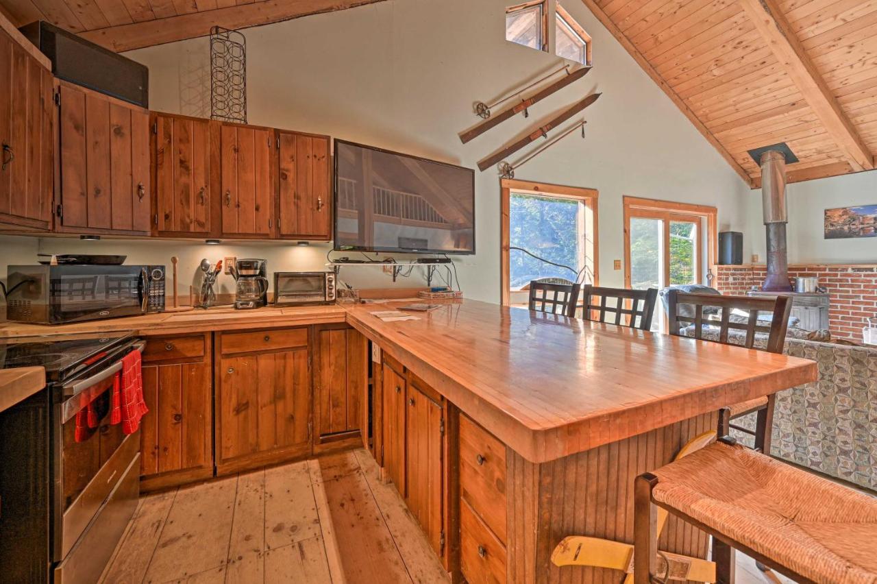 Remote Cabin With Fire Pit 3 Miles To Stowe Mtn! Ngoại thất bức ảnh