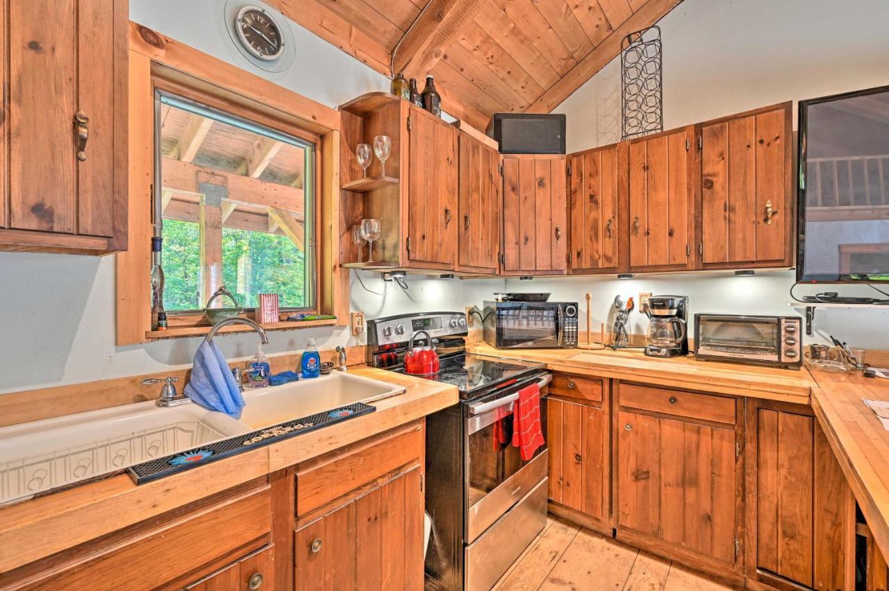 Remote Cabin With Fire Pit 3 Miles To Stowe Mtn! Ngoại thất bức ảnh