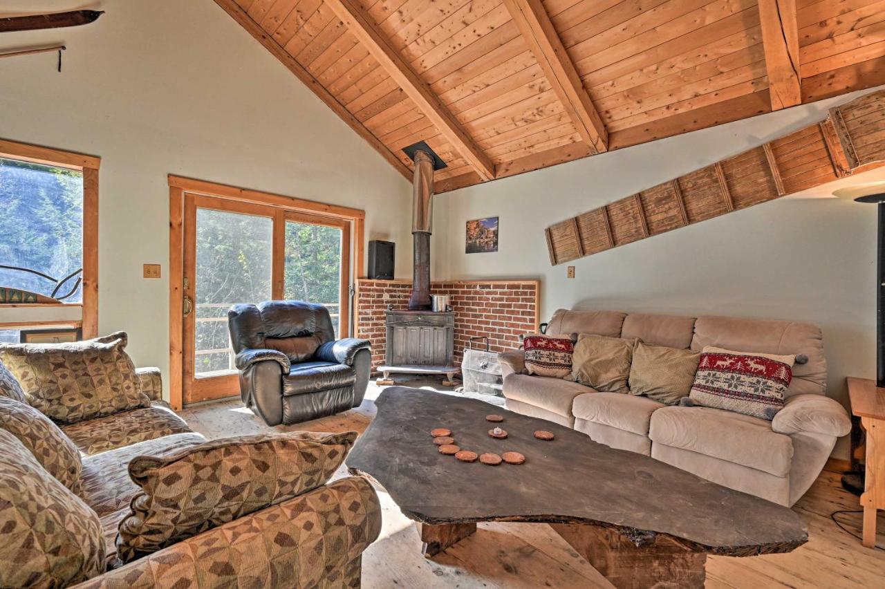 Remote Cabin With Fire Pit 3 Miles To Stowe Mtn! Ngoại thất bức ảnh