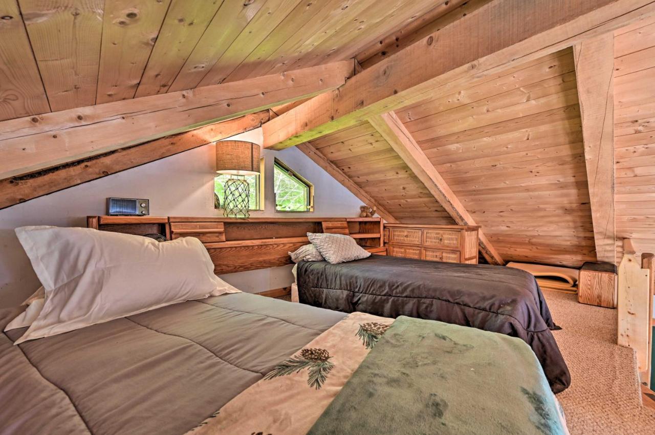 Remote Cabin With Fire Pit 3 Miles To Stowe Mtn! Ngoại thất bức ảnh