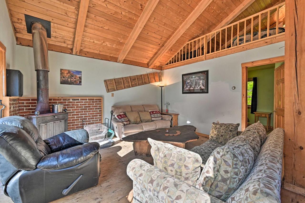 Remote Cabin With Fire Pit 3 Miles To Stowe Mtn! Ngoại thất bức ảnh